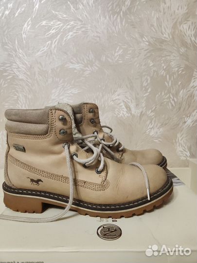 Ботинки женские mustang 39