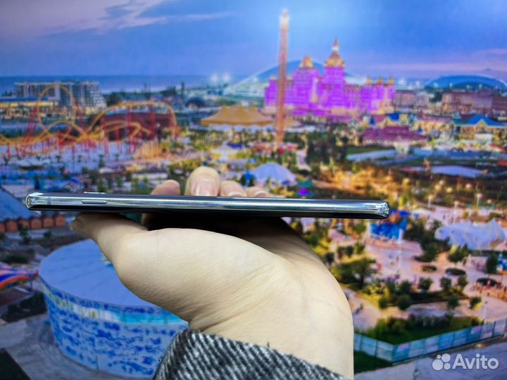 Samsung Galaxy S10, 8/128 ГБ