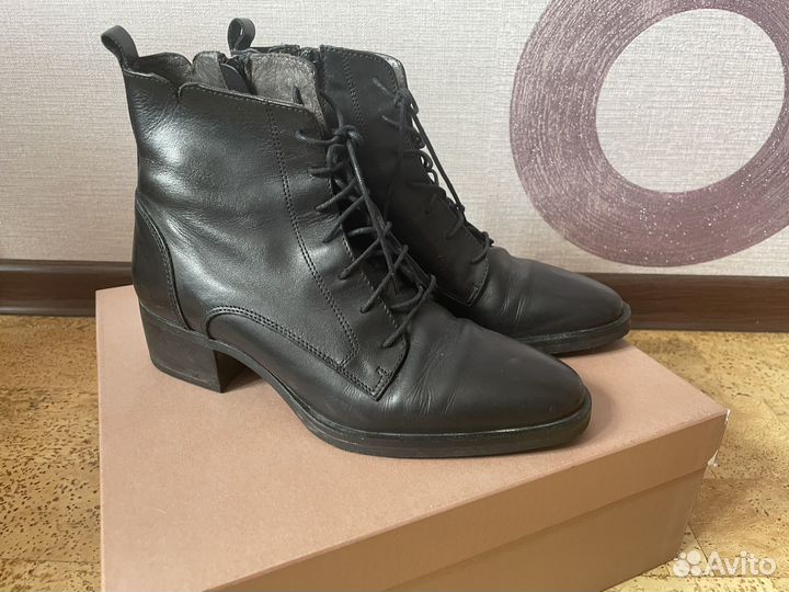 Бтинки женские Carlo Pazolini