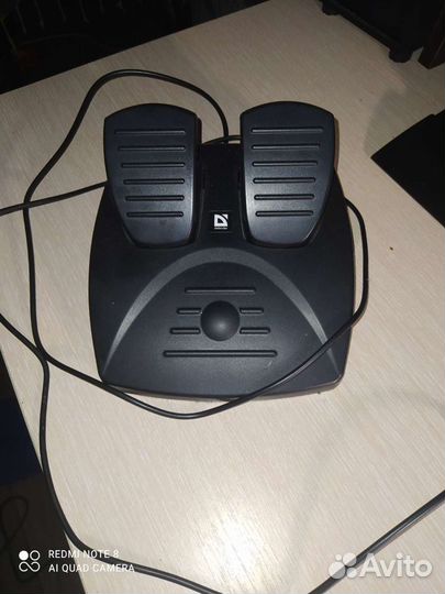 Игровой руль с педалями для пк