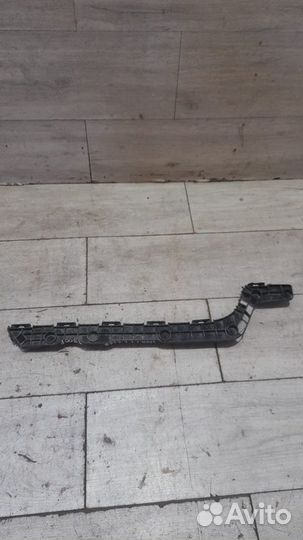 Кронштейн бампера задний левый Toyota Land Cruiser