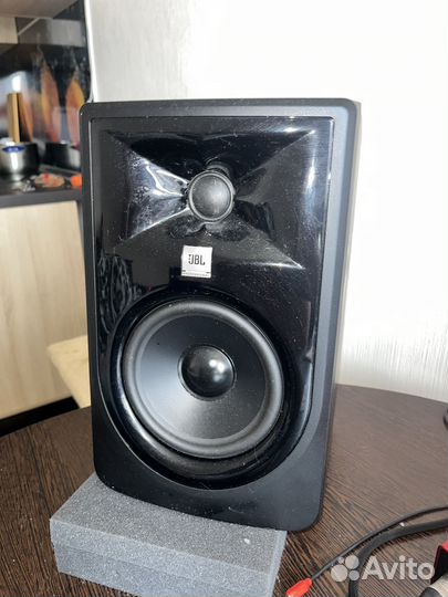 Студийные мониторы JBL 305p mkii