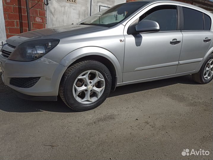 Opel Astra 1.8 AT, 2010, 220 000 км