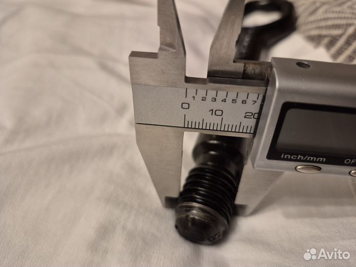 Буксировочный крюк VAG 8K0805615A