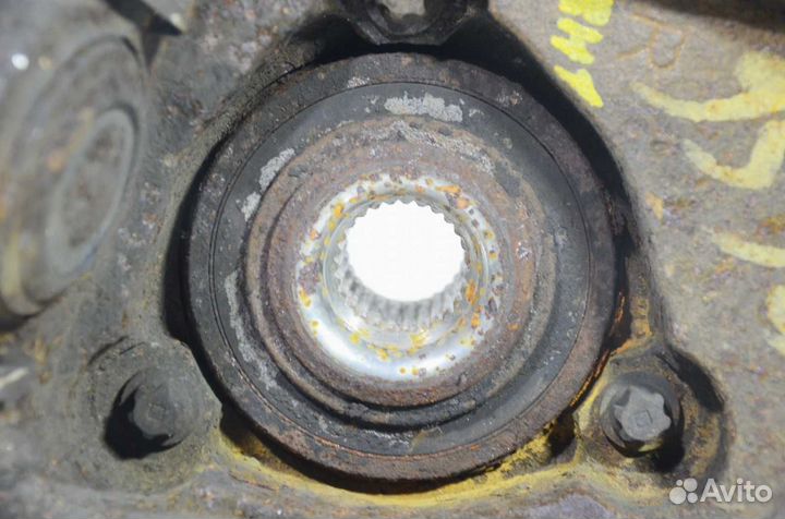 Кулак поворотный передний правый Jeep Liberty KJ