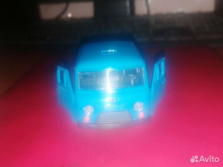 Буханка вместе с коробочкой