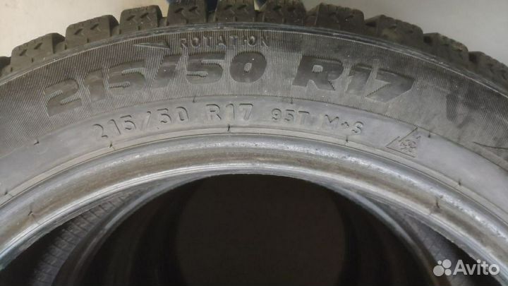 Pirelli Formula Ice 215/55 R17 98T