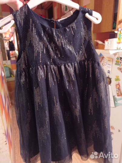 Нарядное платье для девочки на 3-4 года