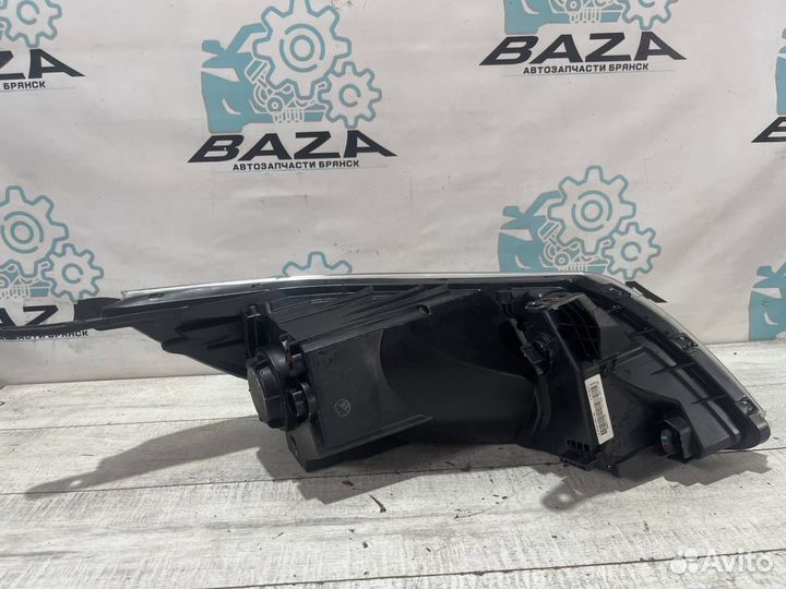 Фара левая Kia Rio 3