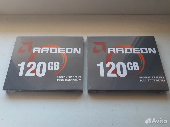 SSD диск AMD Radeon R5 128GB