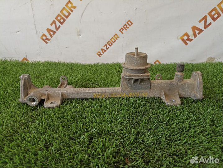 Топливная рампа Opel Frontera L4 C24NE 1991-1998