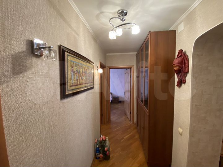 4-к. квартира, 90 м², 4/6 эт.