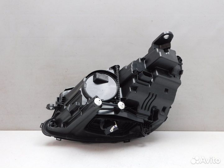 Фара правая Mercedes-Benz E-Class