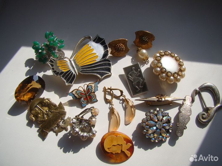 Значки, броши, серьги СССР