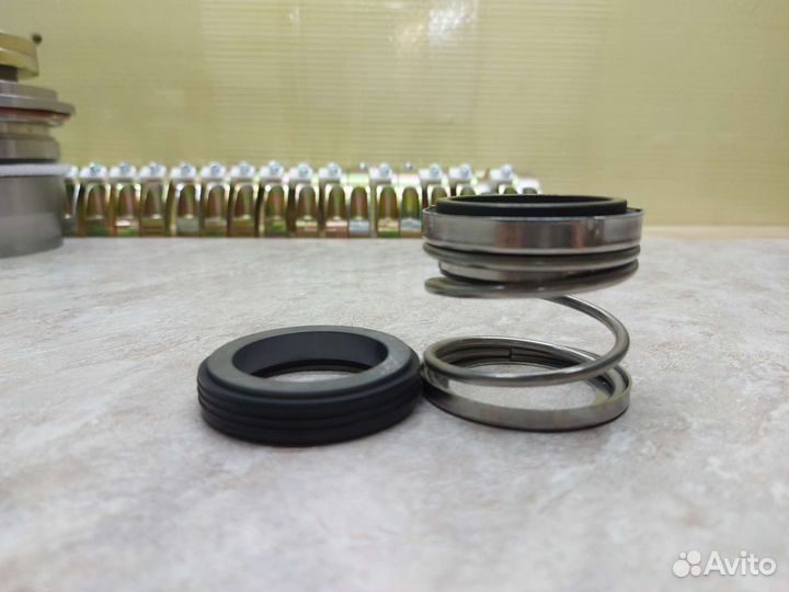 Торцевые уплотнение нв-мн-е 50/50-80 дхм 10026.09