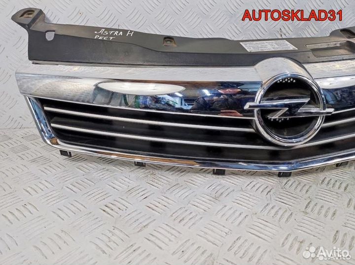 Решетка радиатора Opel Astra H 13225775 Рестайлинг
