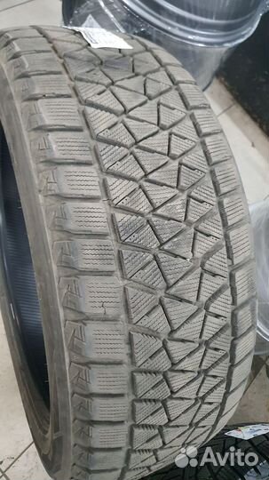 Bridgestone Blizzak W800 275/50 R22