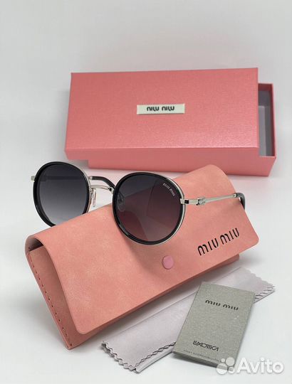 Солнцезащитные очки miu miu