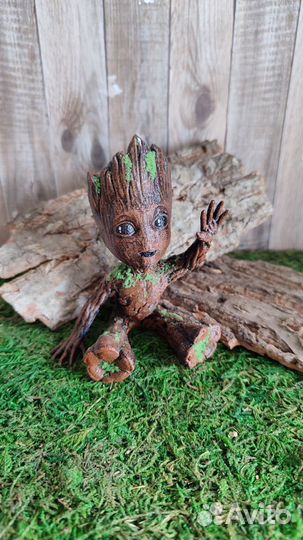 Фигурка Грут машет