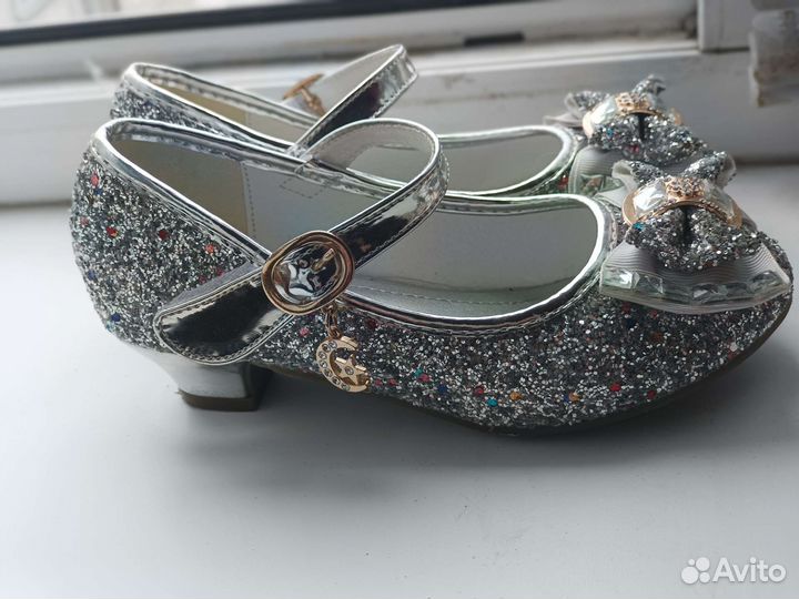 Сандали для девочки