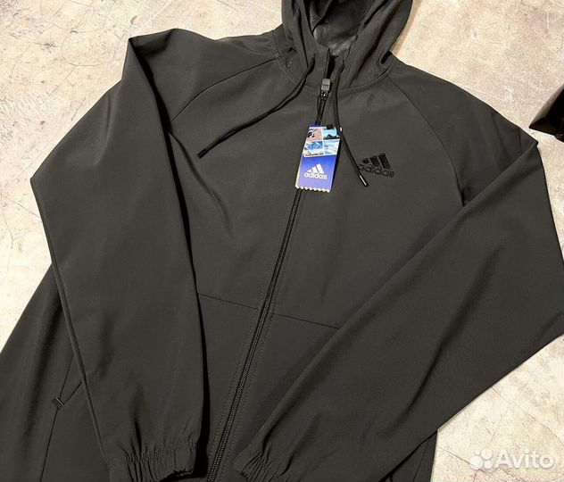 Спортивные костюмы Adidas