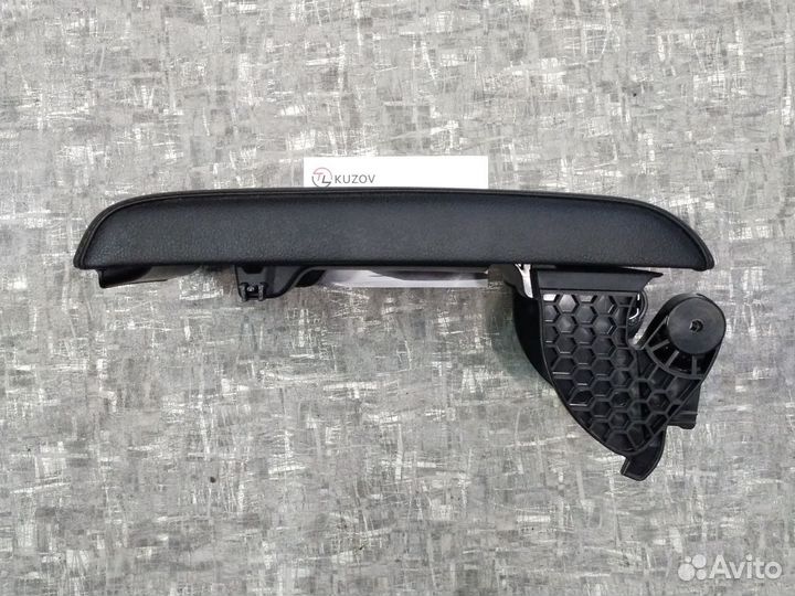 Крышка подлокотника Тойота Камри V50 черная