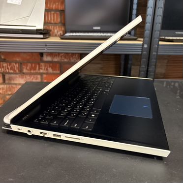 Игровой ноутбук Dell G7