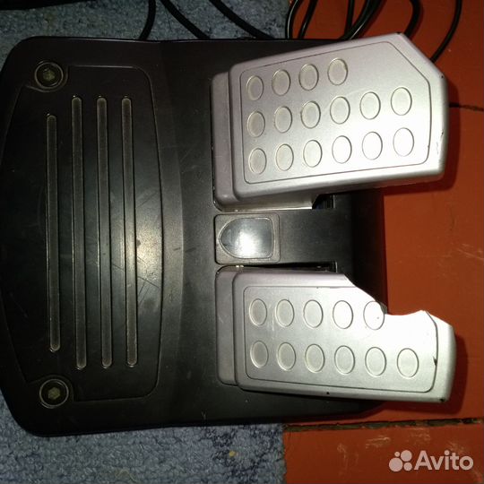 Игровой руль с педалями для пк