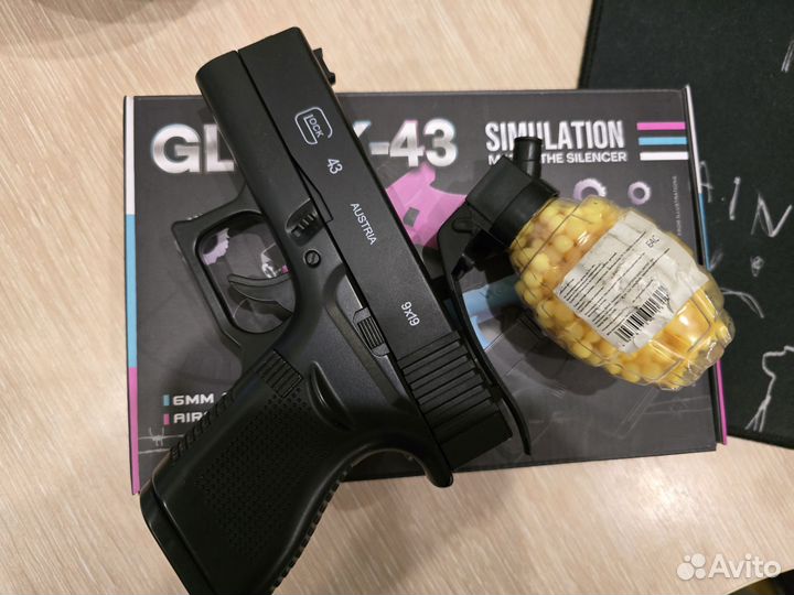 Игрушечный пистолет Glock 43