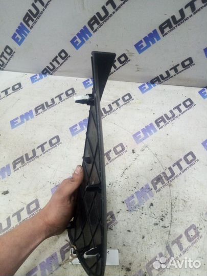 Накладка на торпедо торцевая левая Киа Сид