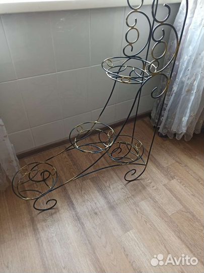 Подставка для цветов на подоконник