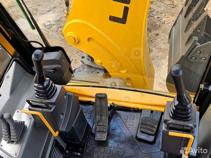 Экскаватор-погрузчик SDLG (LGCE) B877F, 2023