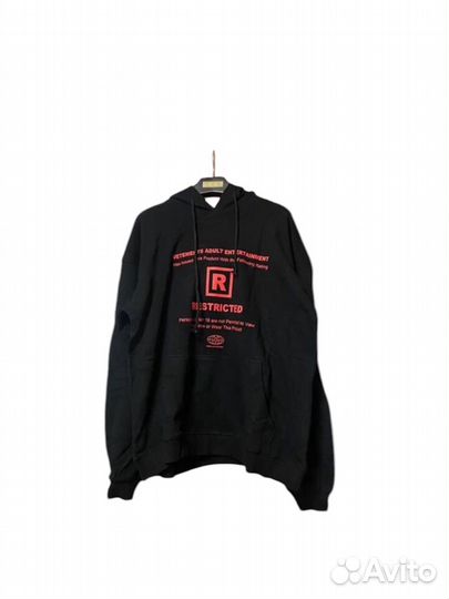 Vetements Restricted худи на руках