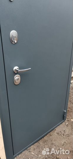 Дверь входная металлическая