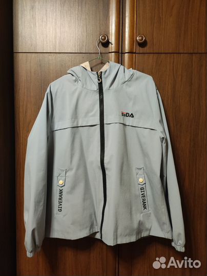 Спортивные ветровки