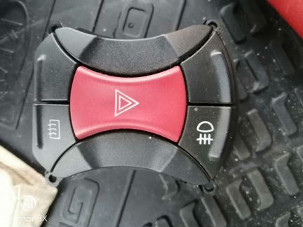 Кнопка включения аварийной сигнализации, подогрева