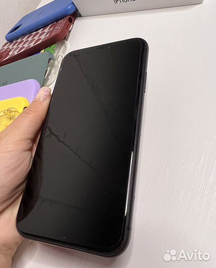 Телефон iPhone 11