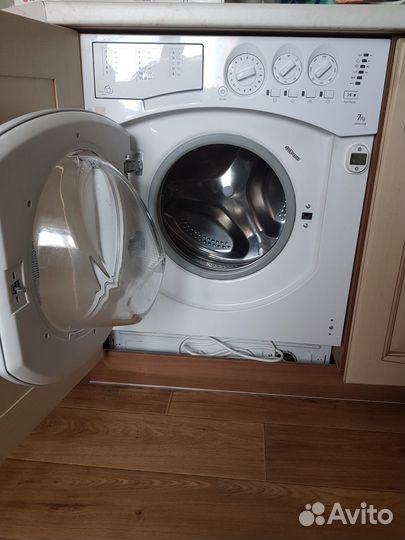 Продам встраиваемую стиральную машинку