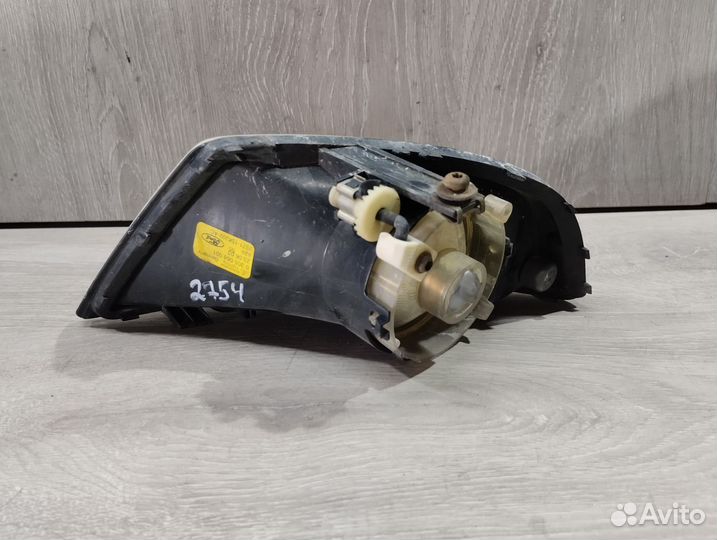 Фара противотуманная правая Ford Mondeo 3