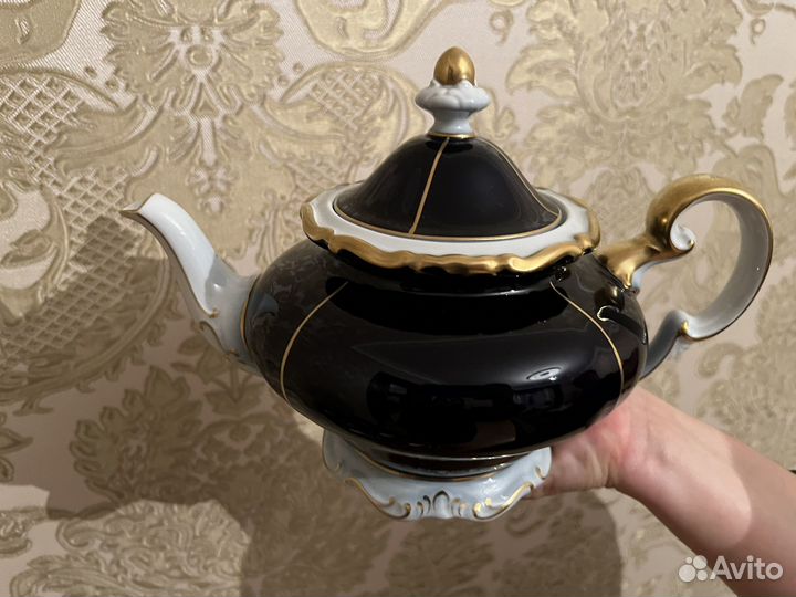 Старинный сервиз