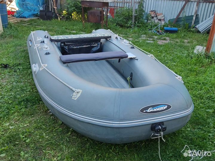 Лодка Gladiator E380 нднд