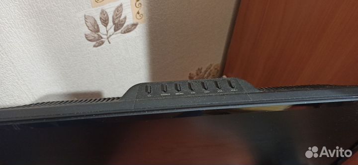 Телевизор бу + кронштейн