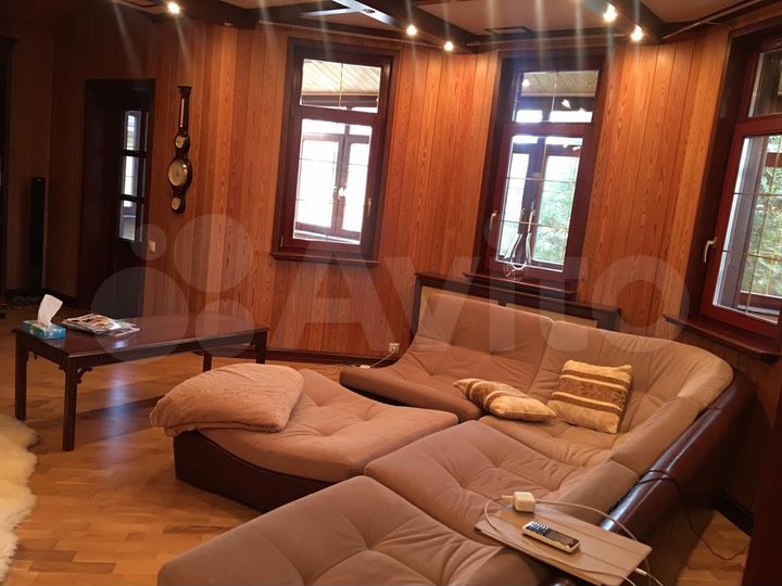 Коттедж 350 м² на участке 50 сот.