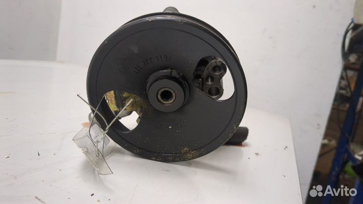 Гур Nissan Almera Tino, 2005