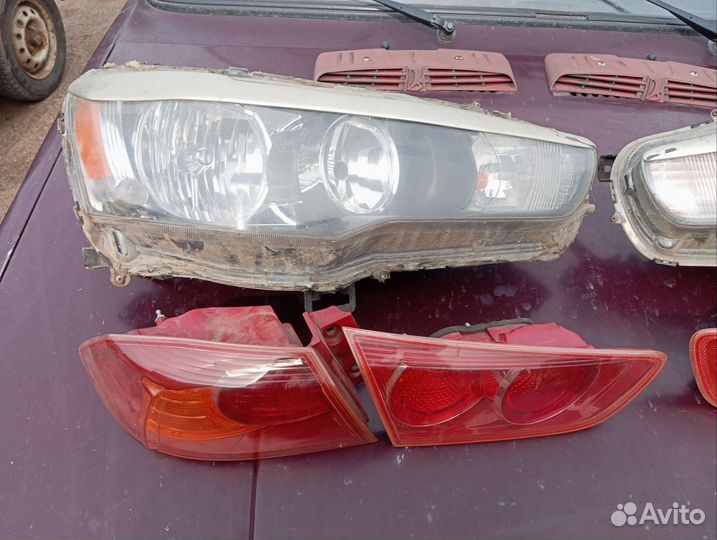 Комплект фар на mitsubishi10