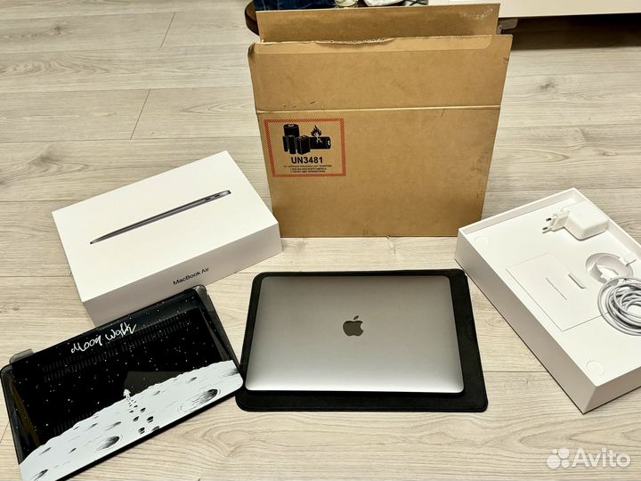 Apple MacBook Air 13 M1 8/256, почти идеал