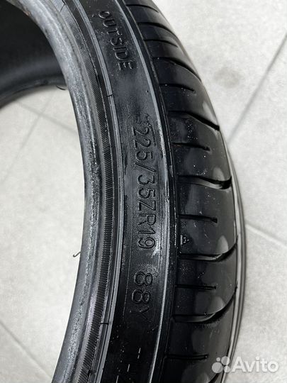 Triangle Sports TH201 225/35 R19 88Y