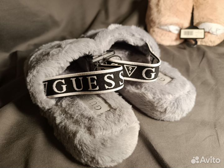 Женские тапочки Guess серые