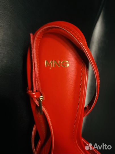 Продам босоножки