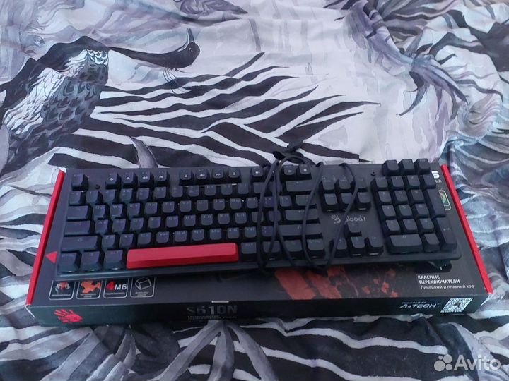 Игровая механическая клавиатура RGB